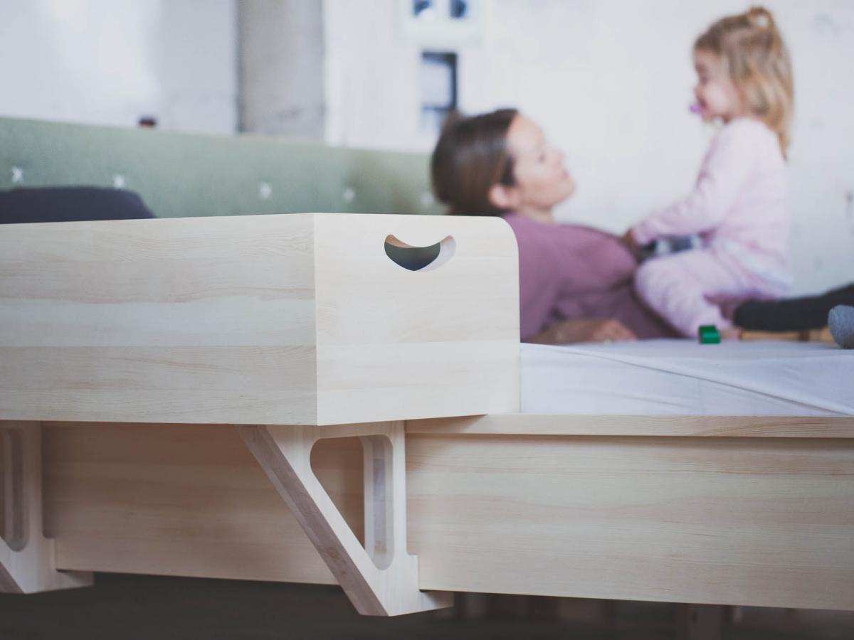 Die Koje Ansteckbett aus Zirbe Die Koje Ansteckbett aus Zirbe
